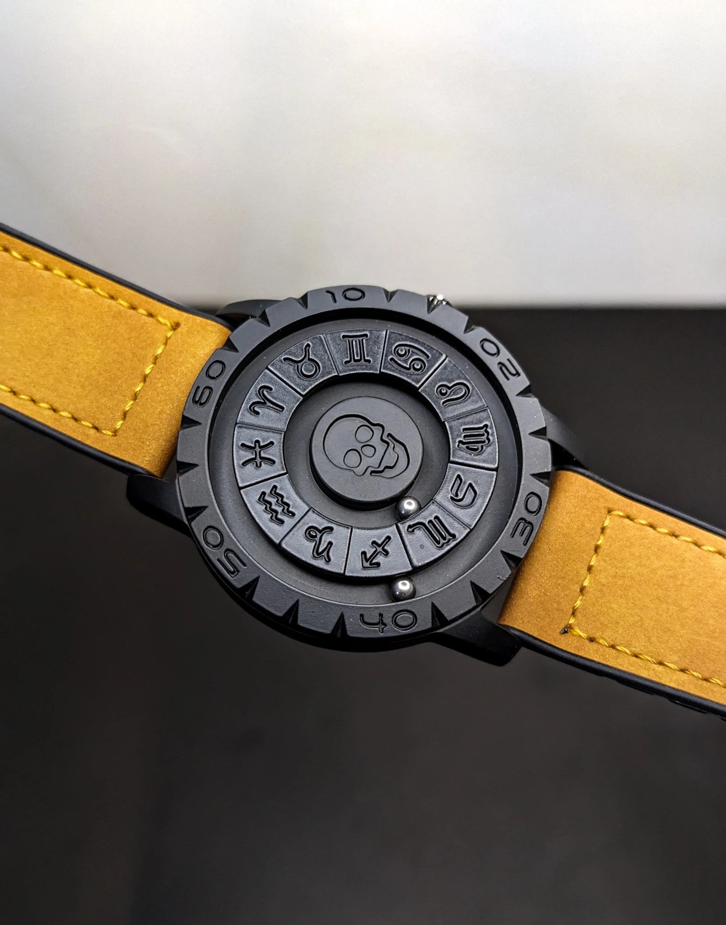 Chaxigo Magnetic Ball Watch