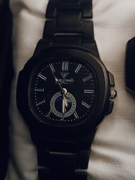 Couple Luxury Black Stainless Steel Analog Watch