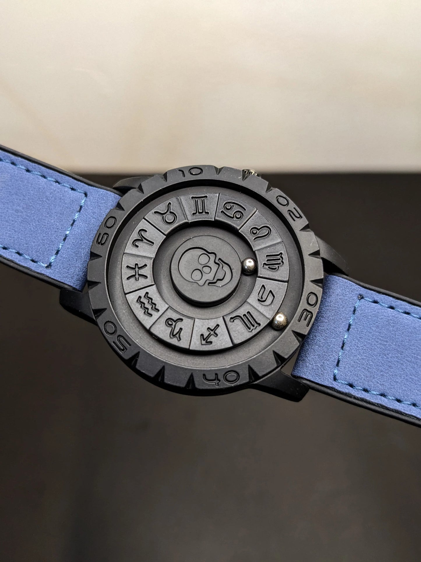 Chaxigo Magnetic Ball Watch